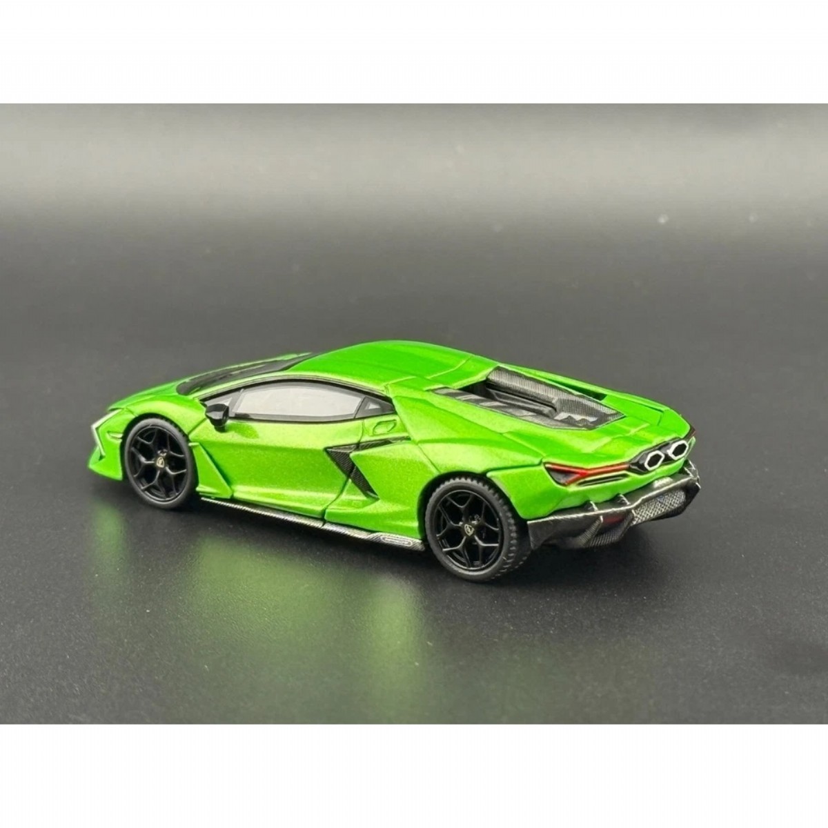 Mini GT 1/64 Lamborghini Revuelto Verde Selvans MGT00789-BL