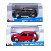 Maisto 1:24 Volkswagen Golf R32